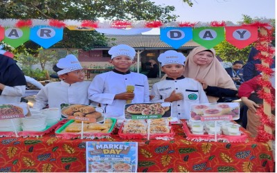 Market Day SD IT Mutiara: Belajar Berwirausaha dengan Semangat Islami dan Kreatif